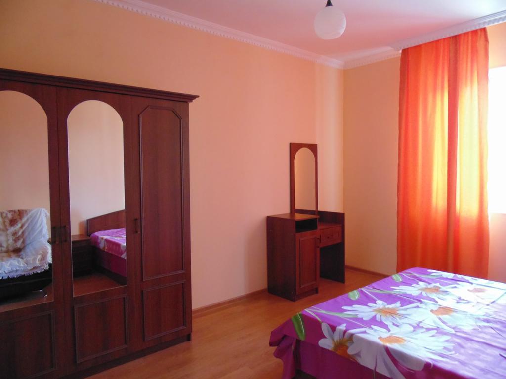 Apartment Merabi Batumi Habitación foto